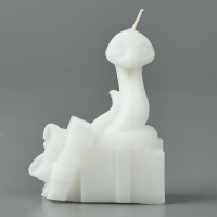 Новый год 2025! Свеча интерьерная «Новогодняя коллекция: Змейка с подарком», белая 77 х 61 х 35 Новый год 2025! Свеча интерьерная «Новогодняя коллекция: Змейка с подарком», белая 77 х 61 х 35