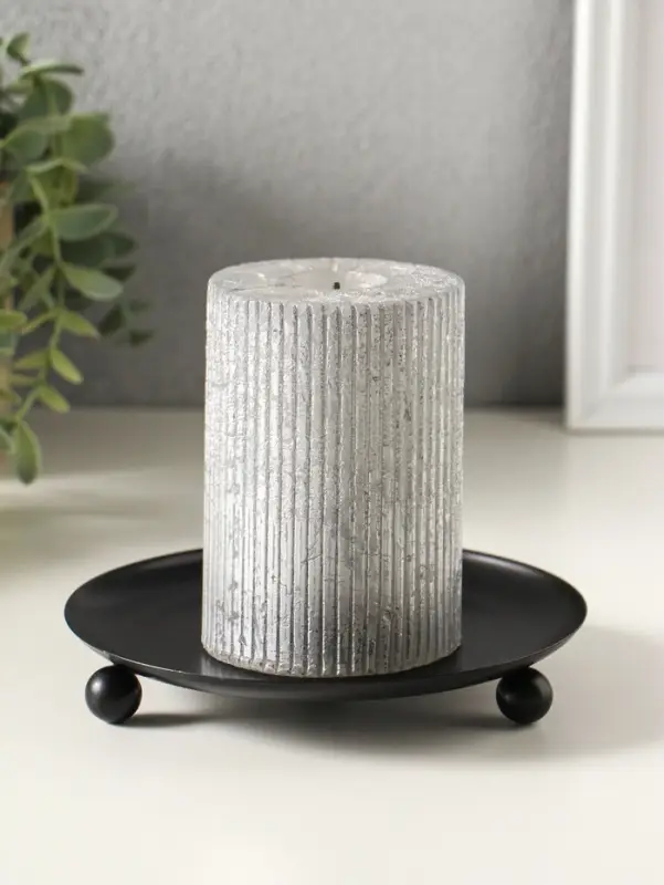 Подсвечник "Чашка на шариках" 14 см, черный