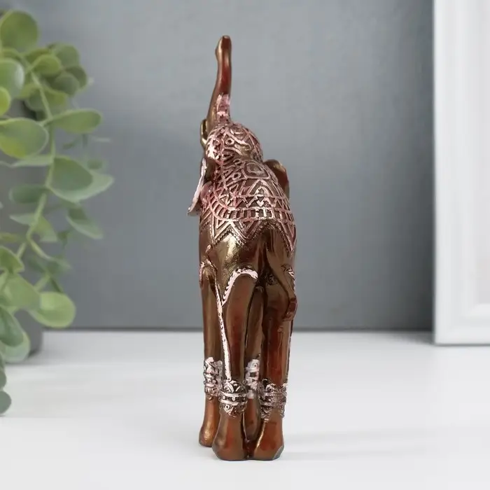 Сувенир полистоун "Слон на длинных ногах, попона с серебристыми узорами" 15х6,5х4 см