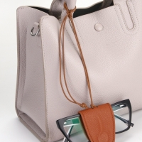 Держатель для очков на шею, шнурок  88 см, 4.5 х 7 см, коричневый