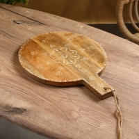 Доска разделочная круглая "Пряник" дерево манго 36х28 см