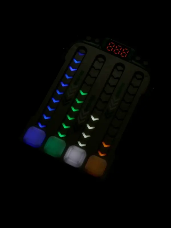 Игра на реакцию "Жми в такт!"