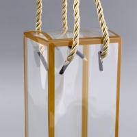 Коробка из PET с ручками, золотая, 7 х 7 х 21 см Коробка из PET с ручками, золотая, 7 х 7 х 21 см