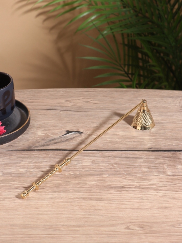 Гаситель для свечей "Еловая шишка" латунь 28,5 см