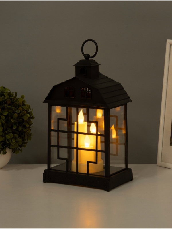 Светодиодная свеча в подсвечнике RISALUX «Дом со свечами», LED-ночник, 1.5 Вт, 3×ААА, 11×18×30 см Светодиодная свеча в подсвечнике RISALUX «Дом со свечами», LED-ночник, 1.5 Вт, 3×ААА, 11×18×30 см