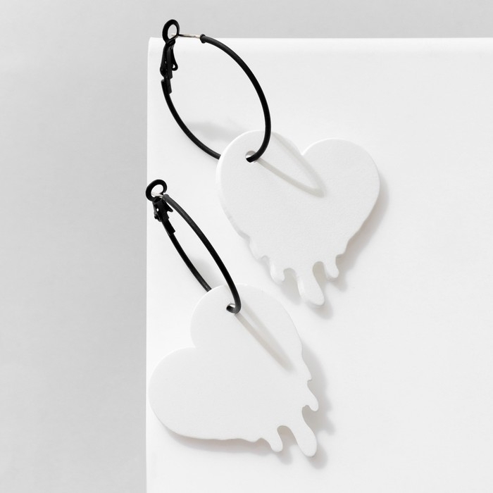 Серьги &laquo;Сердца&raquo;, цвет белый в чёрном металле, d=3 см