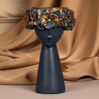 Подсвечник полистоун &laquo;Девушка с венком&raquo; 9,5 х 9,5 х 14 см МИКС