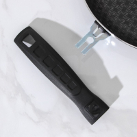 Сковорода &laquo;Хозяюшка&raquo;, d=24 см, съёмная ручка, стеклянная крышка, антипригарное покрытие, цвет бордовый