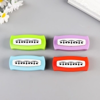 Дырокол фигурный для края "Волна" длина рисунка 4,5 см 6,5х4х2,5 см МИКС Дырокол фигурный для края "Волна" длина рисунка 4,5 см 6,5х4х2,5 см МИКС