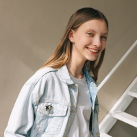 Значок &laquo;Косатка&raquo; созвездие, цвет чёрно-зелёный в золоте