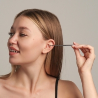 Набор для чистки ушей, 3 предмета, в пластиковом футляре, 10,5 &times; 3 &times; 1 см, цвет чёрный