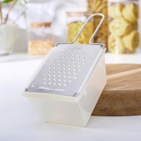 Тёрка плоская с контейнером «Морковная», цвет МИКС Тёрка плоская с контейнером «Морковная», цвет МИКС