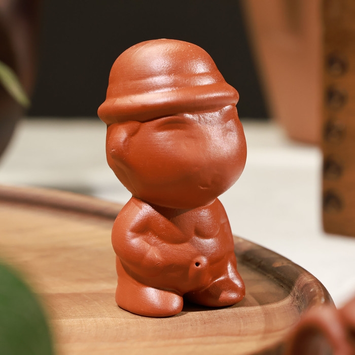 Фигурка для чайной церемонии Фигурка для чайной церемонии "Писающий мальчик в шляпе" 3,5х3,5х6см