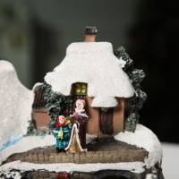 Светодиодная фигура &laquo;Новогодние магазины&raquo; 31 &times; 27 &times; 21 см, полистоун, батарейки ААх3 (не в комплекте), USB, свечение тёплый белый