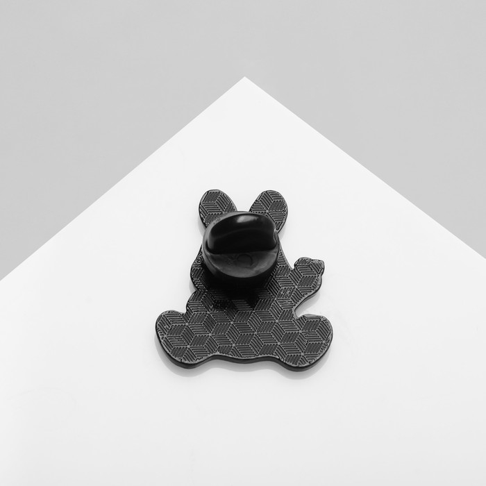 Значок &laquo;Зайка&raquo; с камерой, цвет бело-розовый в чёрном металле