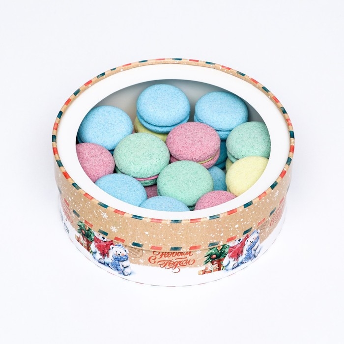 Новый год. Коробка подарочная новогодняя для макарун тубус с окном Новый год. Коробка подарочная новогодняя для макарун тубус с окном "Новый год у Ёлки", 20,5 х 20,5 х 7 см.