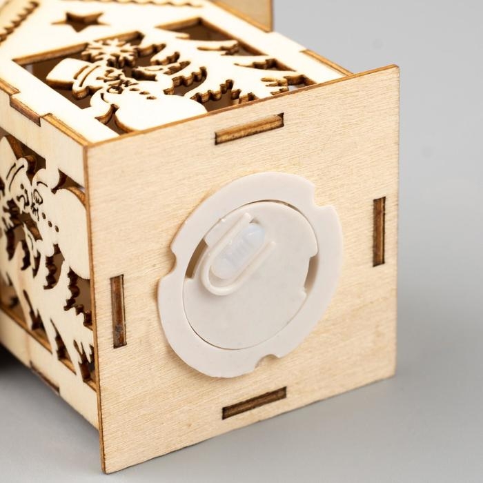 Ёлочная игрушка &laquo;Домик со снеговиком&raquo;, от батареек, свечение тёплое белое