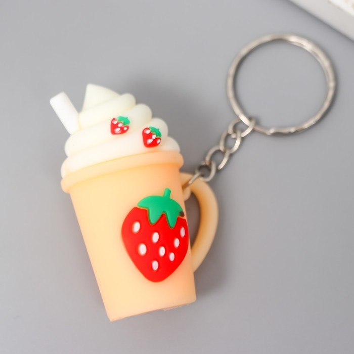 Брелок резина Брелок резина "Клубничный коктейль" 2,5х3,3х5 см