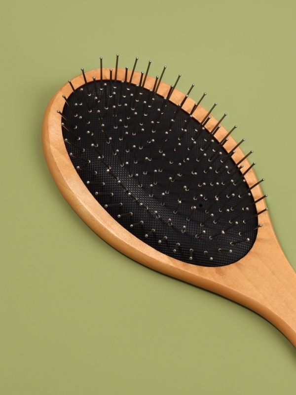 Расчёска массажная «Натурель», 8,2 × 23,3 см, цвет «светлое дерево»/чёрный Расчёска массажная «Натурель», 8,2 × 23,3 см, цвет «светлое дерево»/чёрный