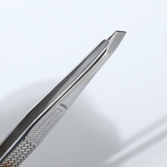 Пинцет &laquo;Premium&raquo; скошенный, узкий, 9 см, на блистере, цвет серебристый