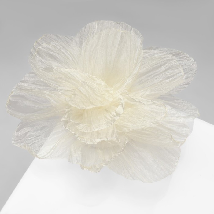 Брошь текстильная &laquo;Цветок&raquo; объемный, невесомый, цвет белый