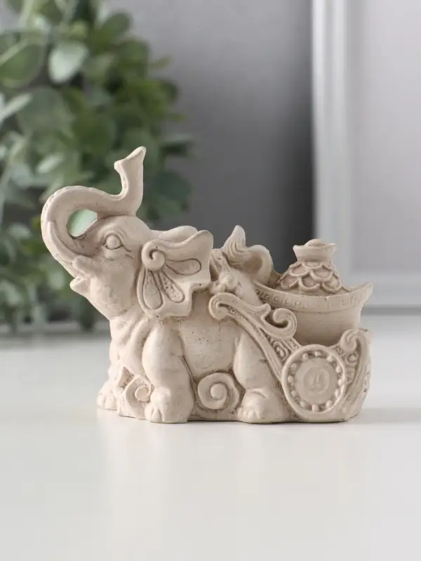 Фигура &laquo;Слоник с мешком денег&raquo;, 6.5&times;4&times;8.5 см, слоновая кость