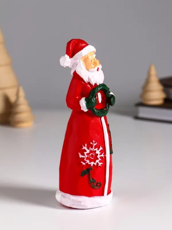 Сувенир полистоун "Дед Мороз в красном кафтане с венком/домиком" МИКС 5х4,5х14 см