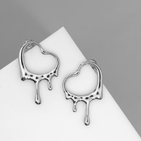 Серьги металл &laquo;Сердца&raquo; таяние, цвет серебро