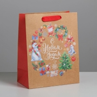 Пакет подарочный новогодний крафтовый вертикальный &laquo;Венок&raquo;, MS 18 х 23 х 10 см, Новый год