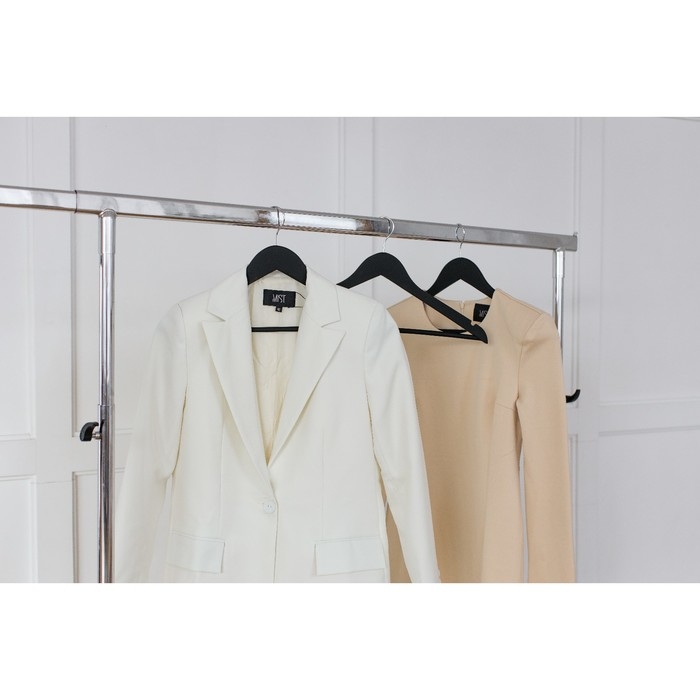 Плечики - вешалки для одежды LaDо́m Soft-Touch, 44,5&times;1,2&times;23 см, 3 шт, деревянные, с перекладиной, широкие плечики, цвет чёрный