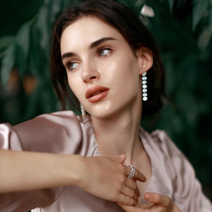 Серьги со стразами &laquo;Голливуд&raquo; дорожка, цвет белый в золоте