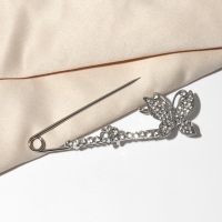 Булавка &laquo;Бабочки&raquo; дуэт, 8 см, цвет белый в серебре