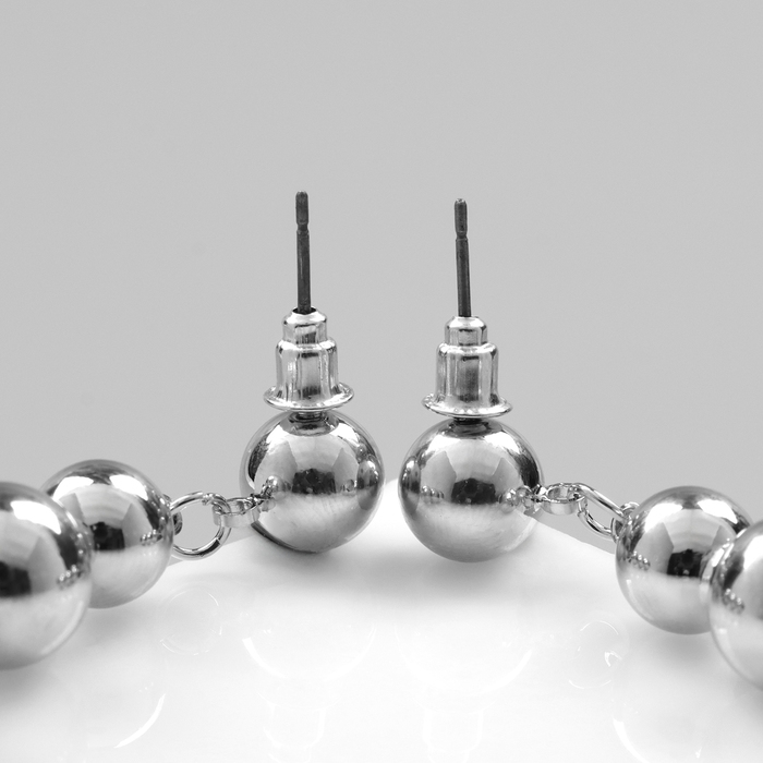 Серьги пластик &laquo;Бусины&raquo; на уменьшение, цвет серебро