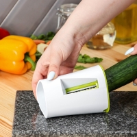 Овощерезка спиральная/соковыжималка с контейнером Доляна, 2 в 1, 10×9,9×8,6 см, цвет зелёный, белый Овощерезка спиральная/соковыжималка с контейнером Доляна, 2 в 1, 10×9,9×8,6 см, цвет зелёный, белый