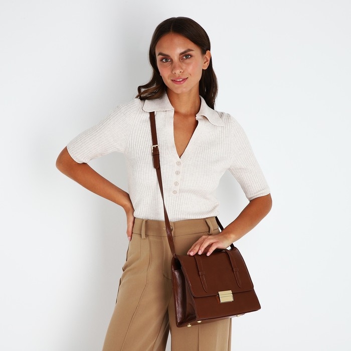 Сумка-мессенджер на клапане, цвет коричневый Сумка-мессенджер на клапане, цвет коричневый