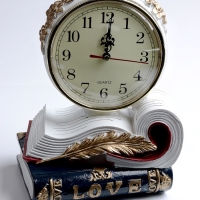 Часы настольные интерьерные, &laquo;Книга&raquo;, на батарейках, 20&times;13.5&times;22.5 см, d-13 см