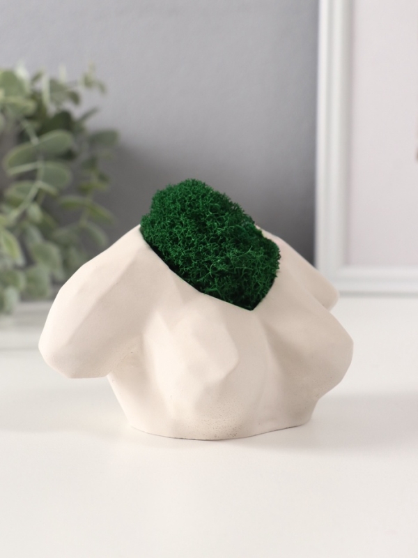 Кашпо бетонное "Бюст" со мхом 11х7х6,5 см белый (мох зеленый стабилизированный)