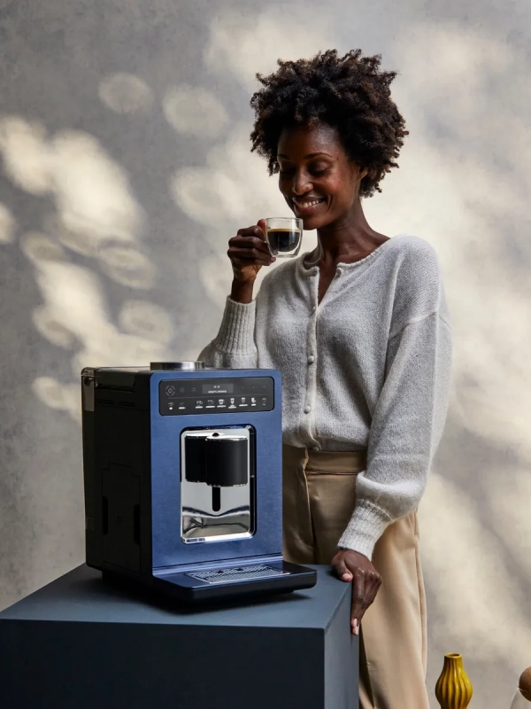 Автоматическая кофемашина Evidence EA89W410, с капучинатором