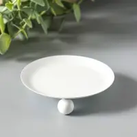 Подсвечник "Чашка на шариках" на 1 свечу, 9 см, белый