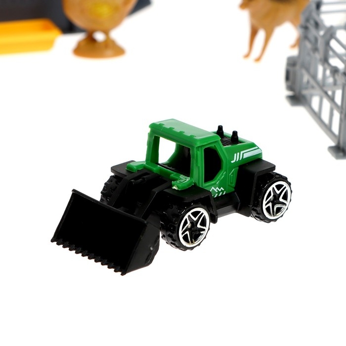 Парковка &laquo;Ферма&raquo;, амбар, вольеры, транспорт, животные