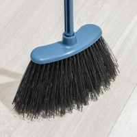 Метла жёсткая &laquo;Комфорт-люкс&raquo;, с черенком, МИКС