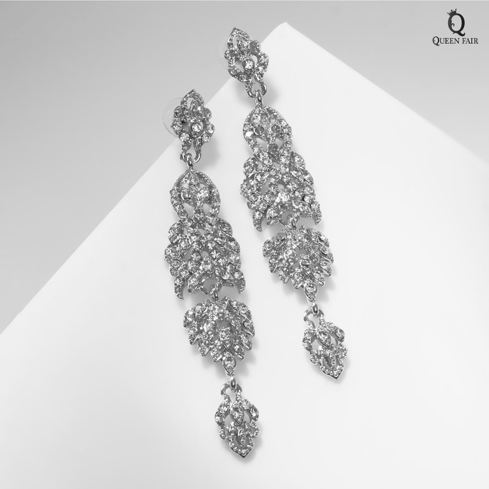 Серьги висячие со стразами &laquo;Ажурные&raquo; восторг, цвет белый в серебре, 9 см