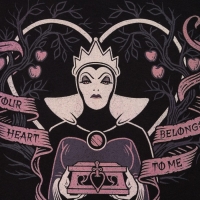 Футболка укороченная &laquo;Королева&raquo; Злодейки, цвет чёрный