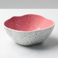 Салатник керамический неровный край &laquo;Розовая&raquo;, 600 мл, 17 см, цвет розовый