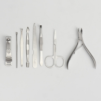 Набор маникюрный &laquo;Рептилия&raquo;, 8 предметов, в футляре, цвет красный