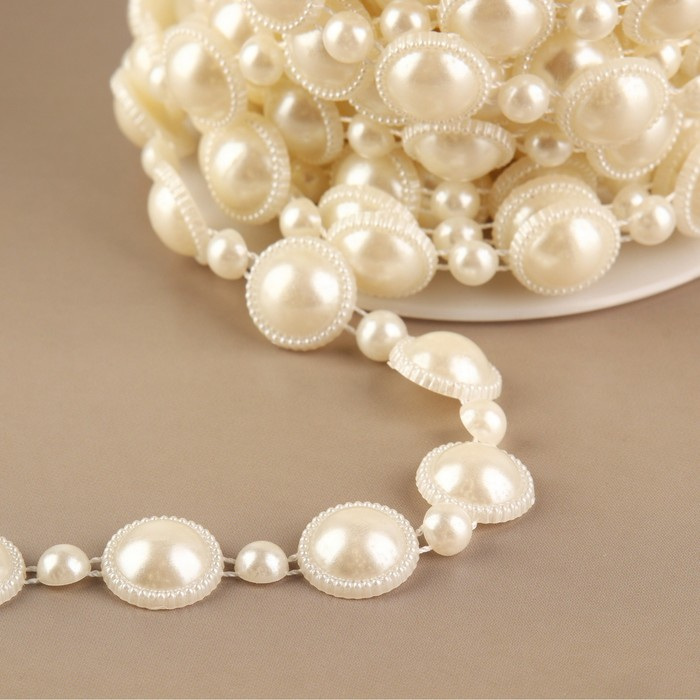 Жемчуг на нитях, плоский, 12 мм, 9 &plusmn; 1 м, цвет молочный