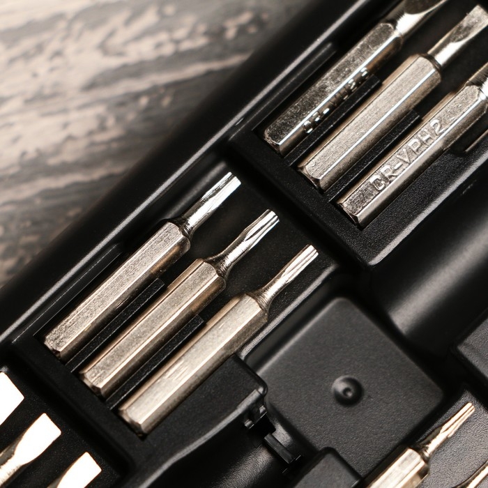 Набор отверток в фляге &laquo;Набор мастера&raquo;, универсальный, 18 предметов