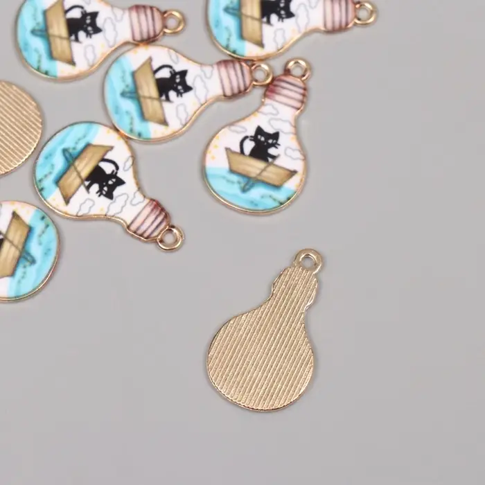 Декор для творчества металл, эмаль "Кот на лодке в лампочке" 2,8х1,6 см