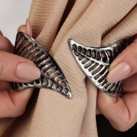 Подхват для штор «Листья», d = 7 × 6 см, цвет чёрный Подхват для штор «Листья», d = 7 × 6 см, цвет чёрный