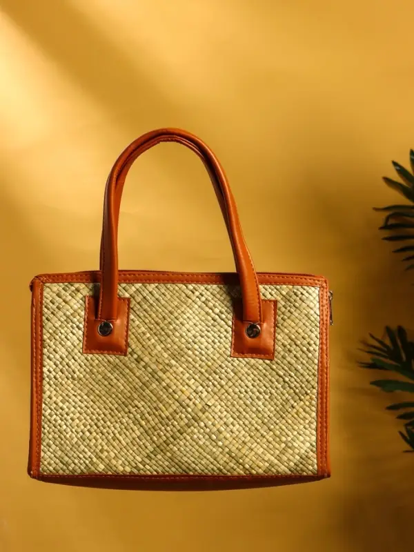 Сумка плетёная на молнии из пандана 30х10х35 см, светло-коричневый